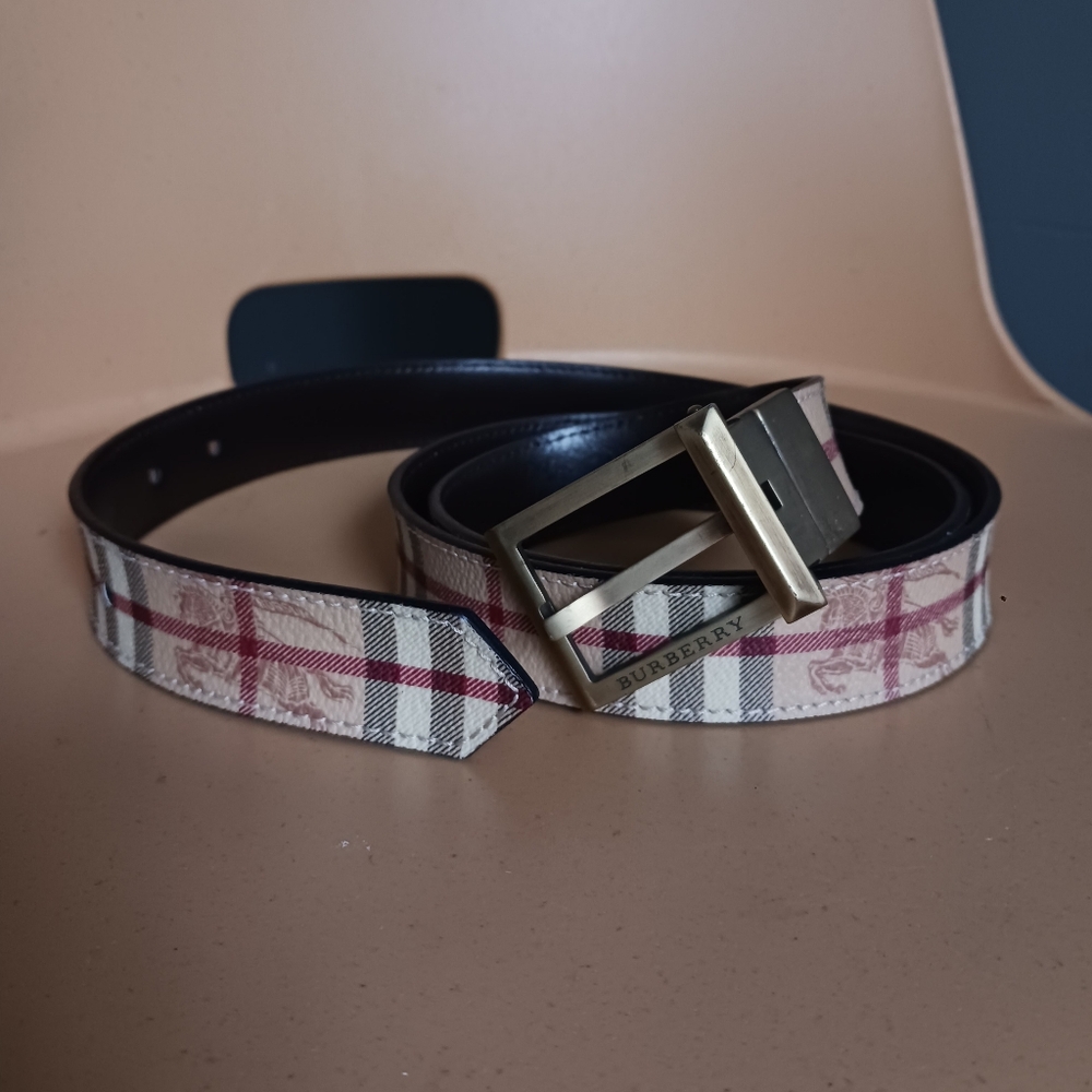 Burberry Reversible Leather Belt Size 48/120